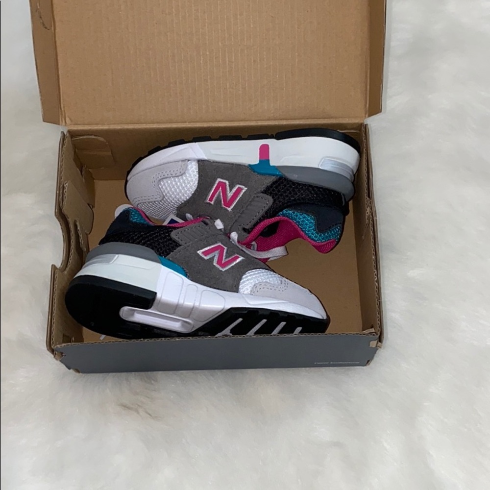 New balance little girl shoes
